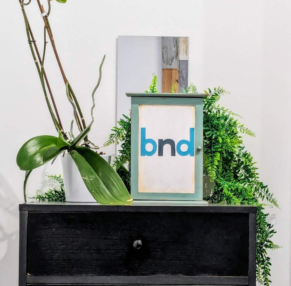 Bedndesk dinning room