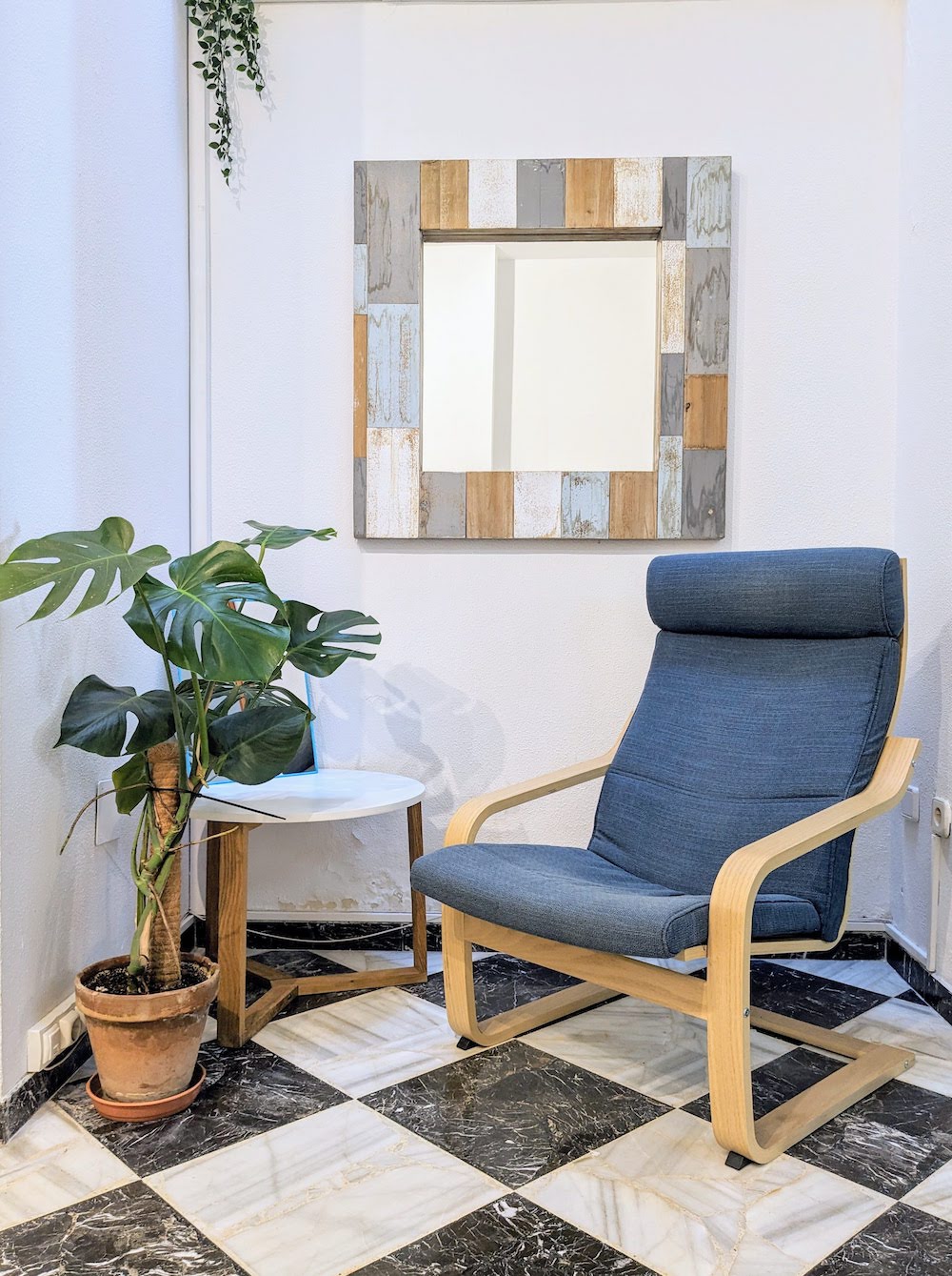 Bedndesk dining room